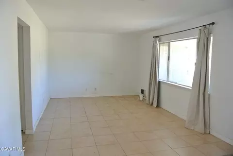 Living - 42435 45th St, Lancaster, CA 93536 photo 1 of 3