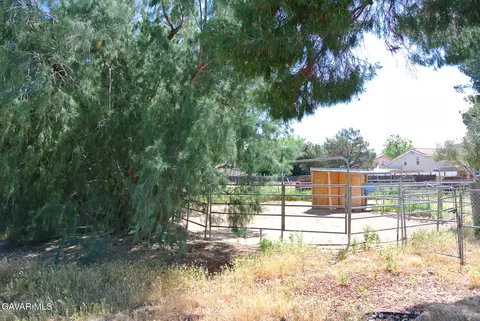 Exterior - 42435 45th St, Lancaster, CA 93536 photo 4 of 7