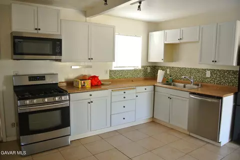 Kitchen - 42435 45th St, Lancaster, CA 93536 photo 1 of 2