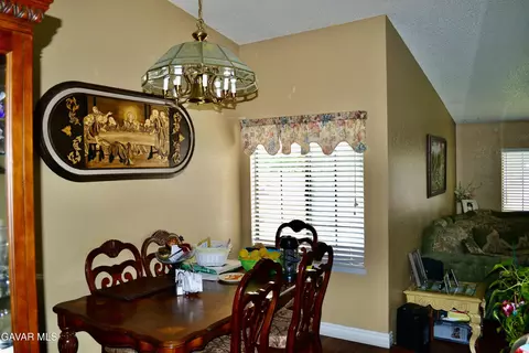 Dining - 4639 Wrightwood Way, Palmdale, CA 93552 photo 4 of 4