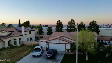View/Area - 4639 Wrightwood Way, Palmdale, CA 93552 photo 2 of 10