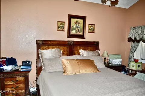 Bedroom - 4639 Wrightwood Way, Palmdale, CA 93552 photo 8 of 10