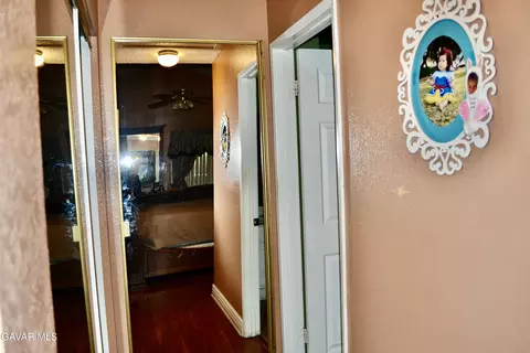 Entry Way - 4639 Wrightwood Way, Palmdale, CA 93552 photo 7 of 7