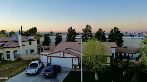 View/Area - 4639 Wrightwood Way, Palmdale, CA 93552 photo 3 of 10