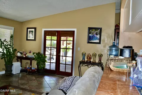 Entry Way - 4639 Wrightwood Way, Palmdale, CA 93552 photo 5 of 7