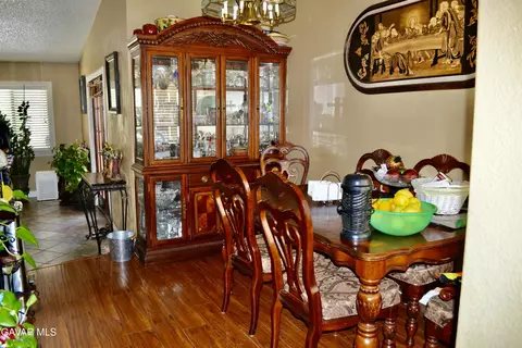 Dining - 4639 Wrightwood Way, Palmdale, CA 93552 photo 2 of 4