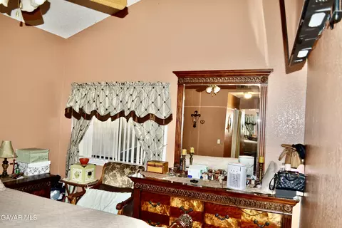 Bedroom - 4639 Wrightwood Way, Palmdale, CA 93552 photo 7 of 10