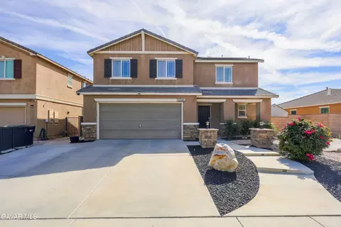 43106 Sondi Dr, Lancaster, CA 93536