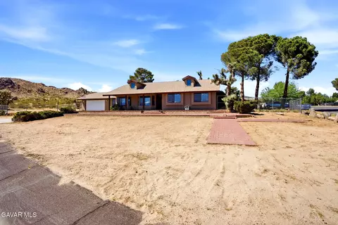 Exterior - 39005 E 161st St, Lake Los Angeles, CA 93591 photo 2 of 8