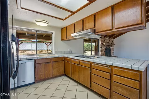 Kitchen - 39005 E 161st St, Lake Los Angeles, CA 93591 photo 1 of 3