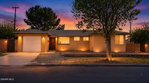 1140 Avenue H12 W, Lancaster, CA 93534