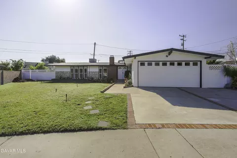 1049 Macneil St N, San Fernando, CA 91340