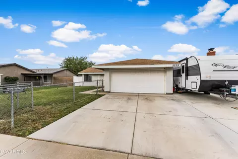 2229 Avenue K13 W, Lancaster, CA 93536