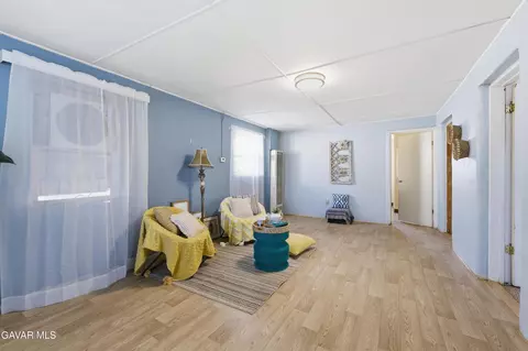 Living - 124 E I St, Tehachapi, CA 93561 photo 1 of 1