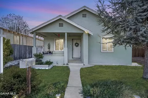 Exterior - 124 E I St, Tehachapi, CA 93561 photo 1 of 5