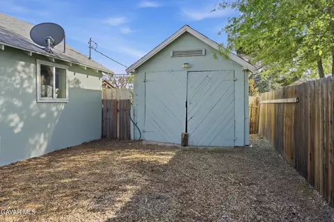 Exterior - 124 E I St, Tehachapi, CA 93561 photo 5 of 5