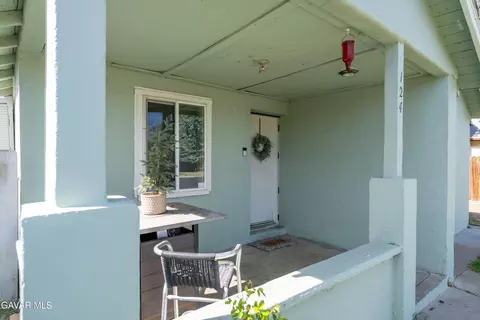 Exterior - 124 E I St, Tehachapi, CA 93561 photo 2 of 5