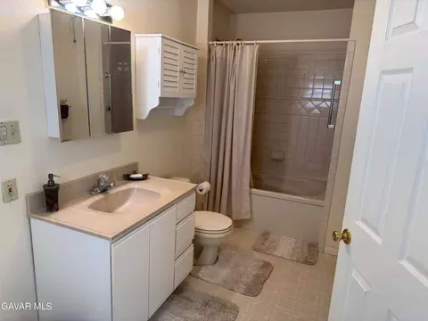 Bath - 38820 Juniper Tree Rd, Palmdale, CA 93551 photo 6 of 9