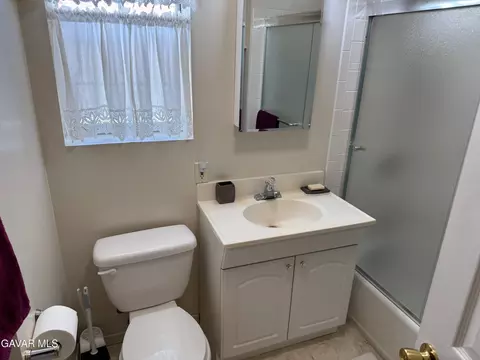 Bath - 38820 Juniper Tree Rd, Palmdale, CA 93551 photo 5 of 9