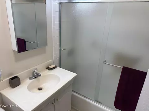 Bath - 38820 Juniper Tree Rd, Palmdale, CA 93551 photo 4 of 9
