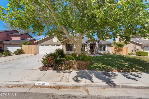 3839 Eclipse Dr, Palmdale, CA 93550 photo 4