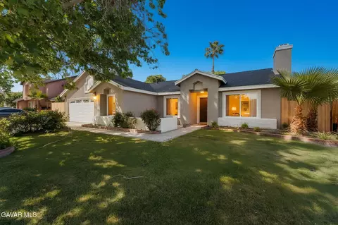 3839 Eclipse Dr, Palmdale, CA 93550