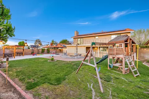 Exterior - 42911 Normandy Ln, Lancaster, CA 93536 photo 7 of 14