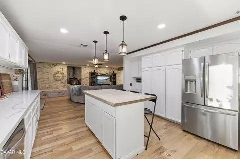 Kitchen - 42911 Normandy Ln, Lancaster, CA 93536 photo 5 of 5