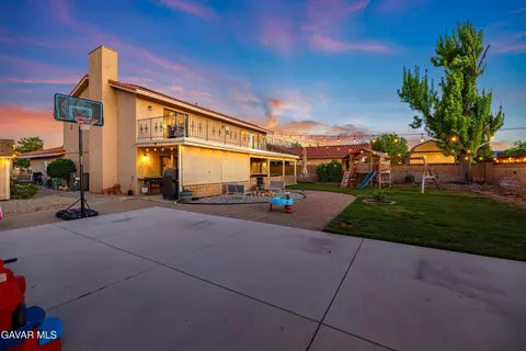 Exterior - 42911 Normandy Ln, Lancaster, CA 93536 photo 14 of 14