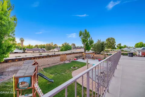 Exterior - 42911 Normandy Ln, Lancaster, CA 93536 photo 11 of 14