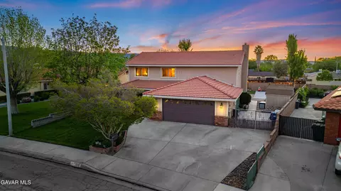 View/Area - 42911 Normandy Ln, Lancaster, CA 93536 photo 1 of 5