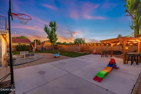 Exterior - 42911 Normandy Ln, Lancaster, CA 93536 photo 13 of 14