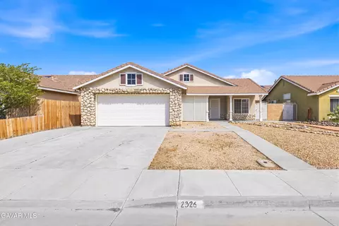 2326 Westpark Dr, Rosamond, CA 93560