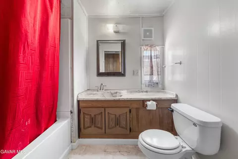 Bath - 2121 Nadeau St #SPC C1, Mojave, CA 93501 photo 2 of 2