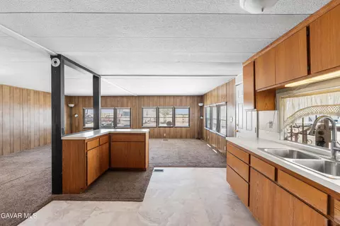 Kitchen - 2121 Nadeau St #SPC C1, Mojave, CA 93501 photo 4 of 6
