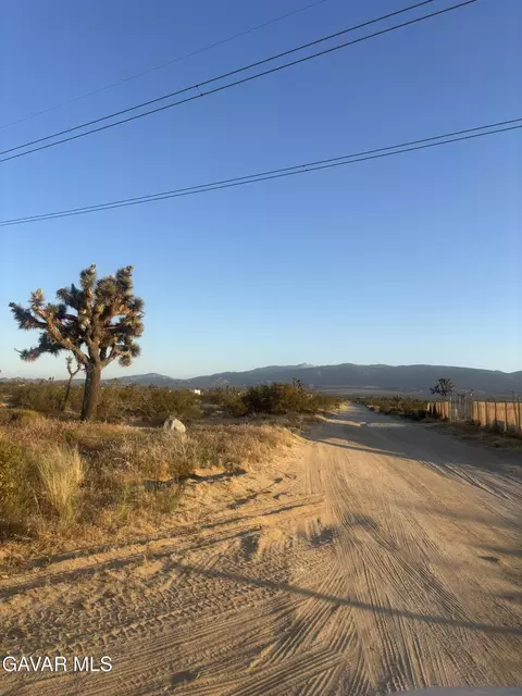 0 Vic Avenue V4 258 Ste Ave E, Palmdale, CA 93591