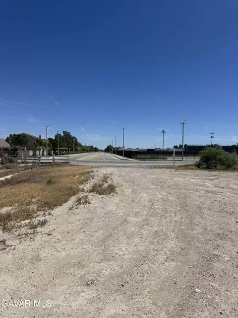 35 Th Stw Vic Lancaster B, Lancaster, CA 93536