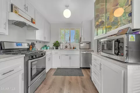Kitchen - 44141 Date Ave, Lancaster, CA 93534 photo 2 of 2