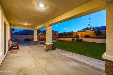 Exterior - 44451 W 63rd St, Lancaster, CA 93536 photo 5 of 22
