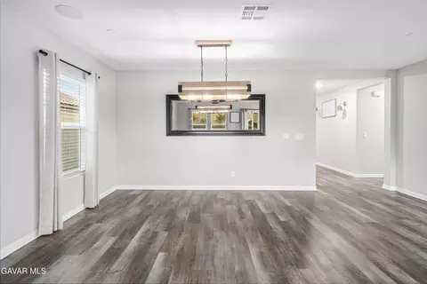 Entry Way - 44451 W 63rd St, Lancaster, CA 93536 photo 2 of 4