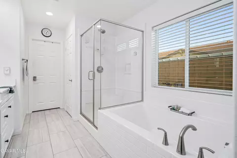 Bath - 44451 W 63rd St, Lancaster, CA 93536 photo 2 of 2