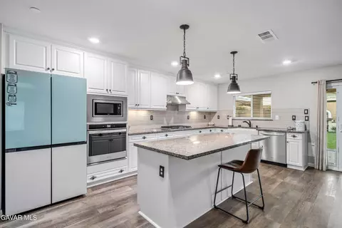 Kitchen - 44451 W 63rd St, Lancaster, CA 93536 photo 2 of 4