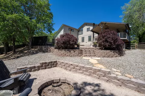 Exterior - 21020 White Pine Dr, Tehachapi, CA 93561 photo 10 of 13