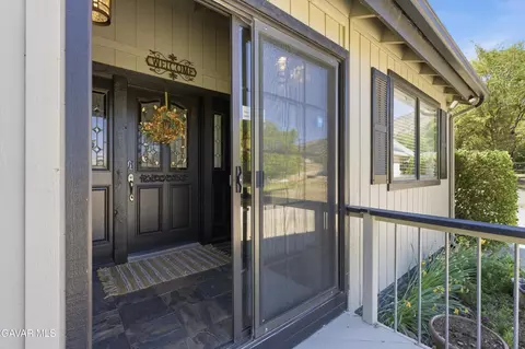 Entry Way - 21020 White Pine Dr, Tehachapi, CA 93561 photo 1 of 4