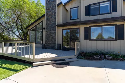 Exterior - 21020 White Pine Dr, Tehachapi, CA 93561 photo 4 of 13