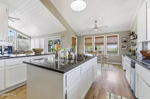 Kitchen - 21020 White Pine Dr, Tehachapi, CA 93561 photo 1 of 4