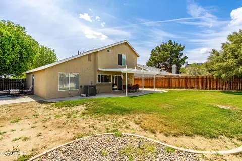 Exterior - 1605 Bluebell St, Lancaster, CA 93535 photo 4 of 6