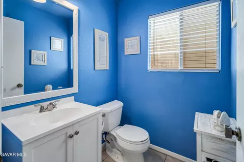 Bath - 1605 Bluebell St, Lancaster, CA 93535 photo 1 of 6