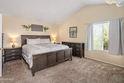 Bedroom - 1605 Bluebell St, Lancaster, CA 93535 photo 2 of 4