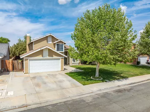 Exterior - 1605 Bluebell St, Lancaster, CA 93535 photo 6 of 6